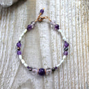 Perlenarmband mit Amethyst