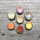 Amulett Wurzelchakra Naturlieb® – Astscheibe handbemalt, mit oder ohne Heilstein