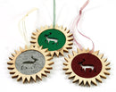 Christbaumschmuck aus Zirbenholz mit Rentier
